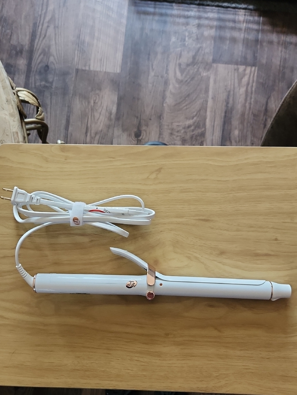 T3 White and Rose Gold Singlepass Curl X Curling Iron - Picture 3 of 9